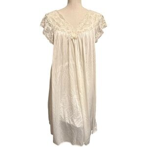 Vintage grannycore coquette ivory bow lace chemise slip dress lingerie nightie